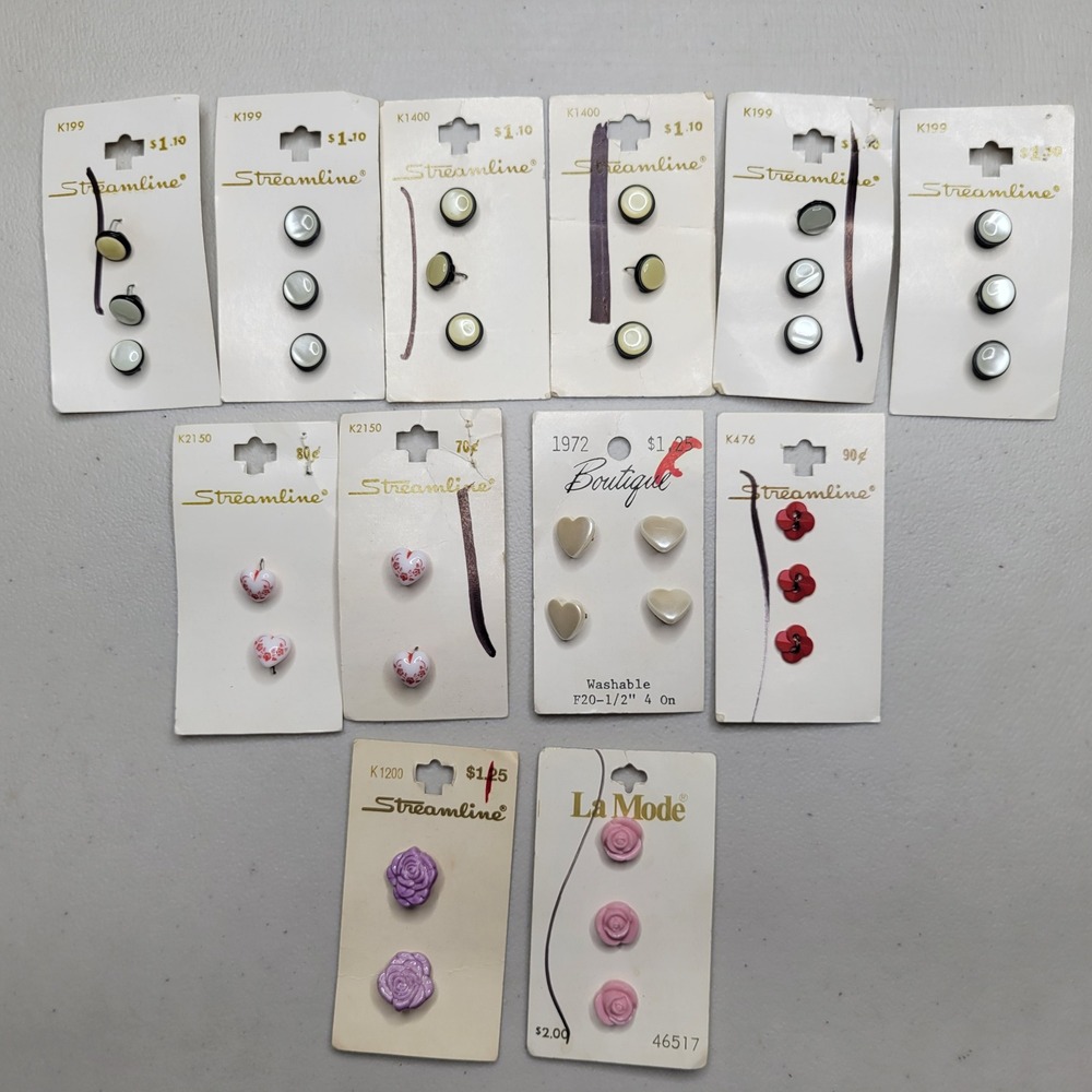 Vintage Mid-Century Carded Button Lot- Hearts Roses Floral 10-15mm